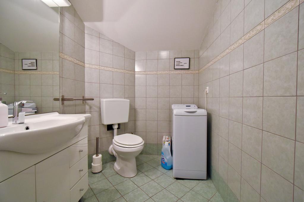 X Point Hostel *